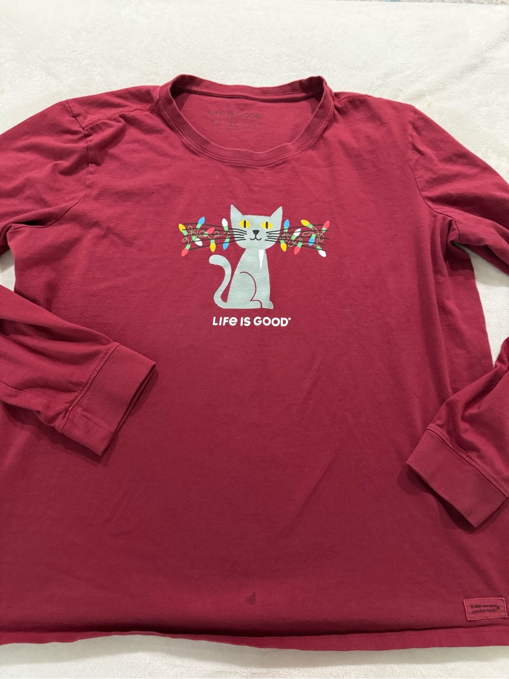 Life Is Good Crusher Tee L/S V-Neck Christmas Lights Cat Red Womens XL D77